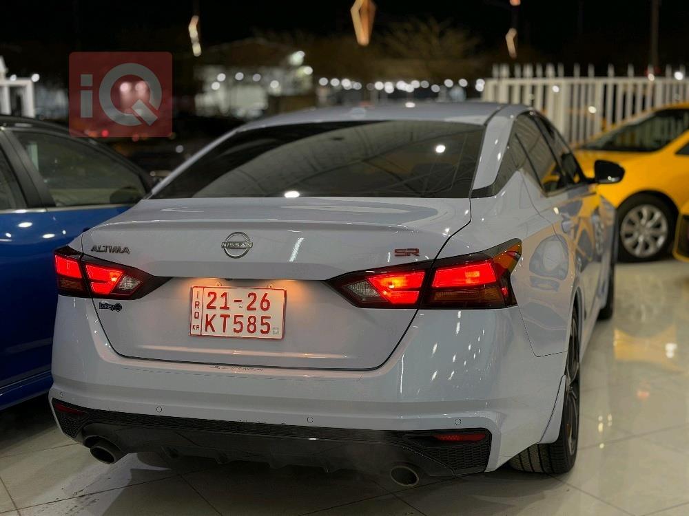 نيسان ألتيما